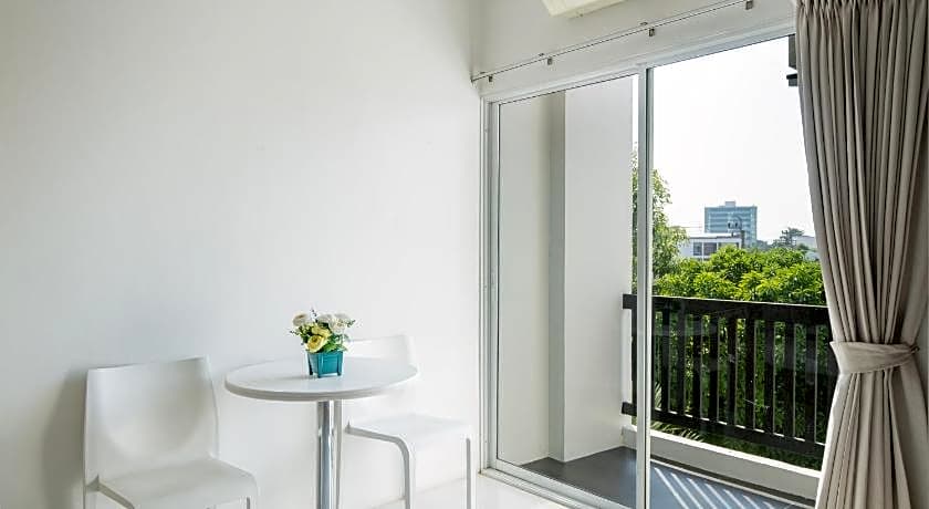 Riski Residence Ngamwongwan