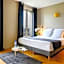 Suites & Hotel Helzear Champs-Elysees