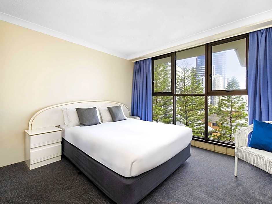 BreakFree Acapulco Surfers Paradise