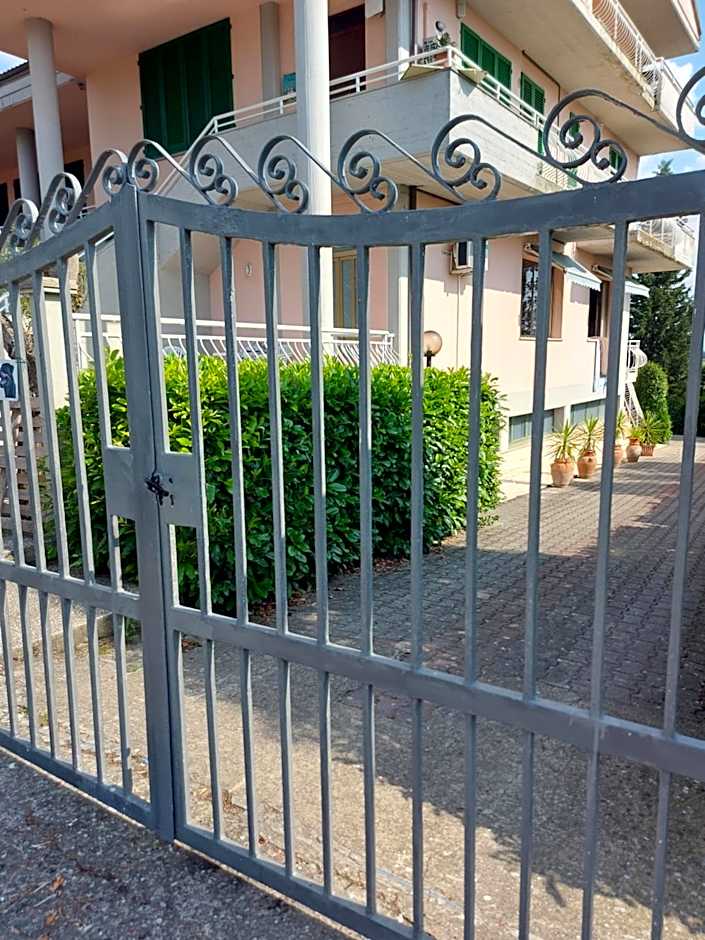 Appartamento con piscina e tennis