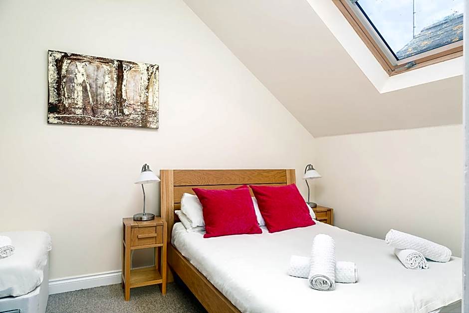 Bath Breaks Apartments