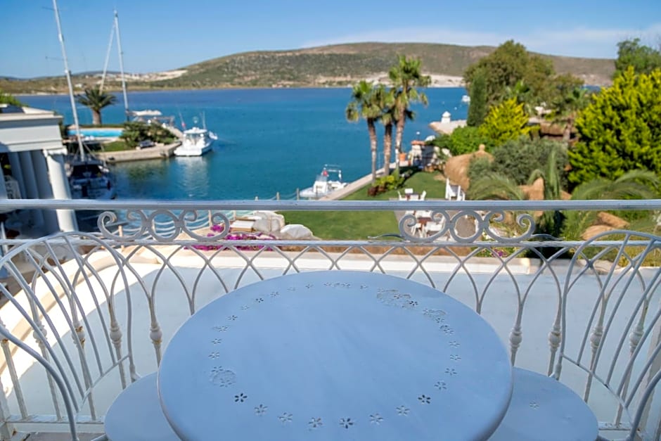 Port Alacati Hotel