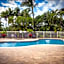 Renovated Condo - 3 Min Walk to Toes in the Sand!