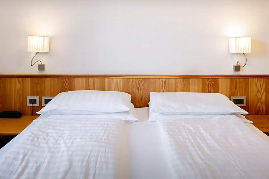Family Hotel Serena