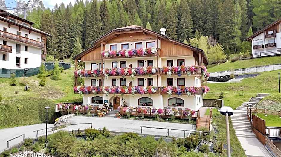 Photo 1 of 32 of Hotel Mondeval