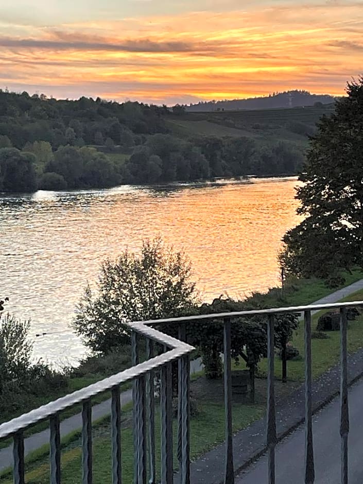 Boutique Guesthouse Das WOHLGEMUTH HEIM Mosel Weingut