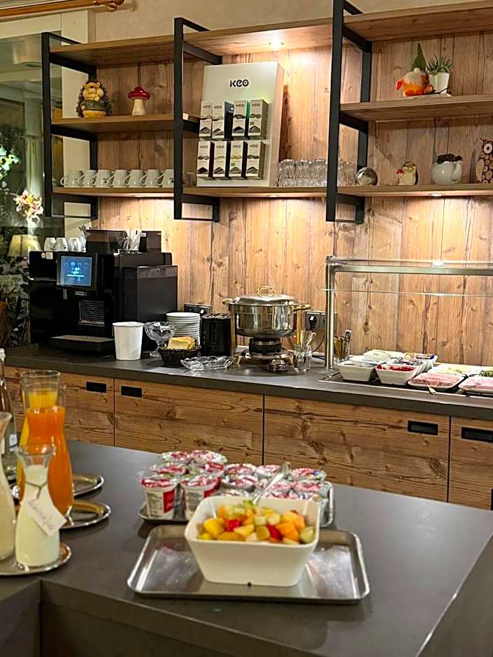 Hotel Café Adler 24h self check in