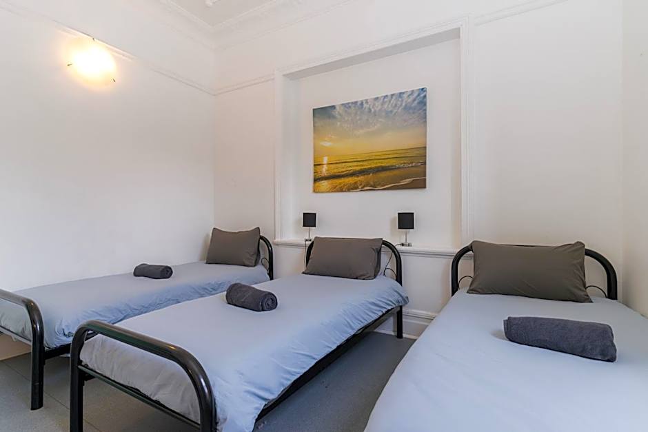 Manly Beach Guesthouse