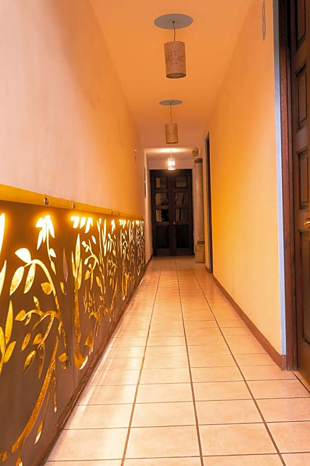 HOTEL NIUT-JA