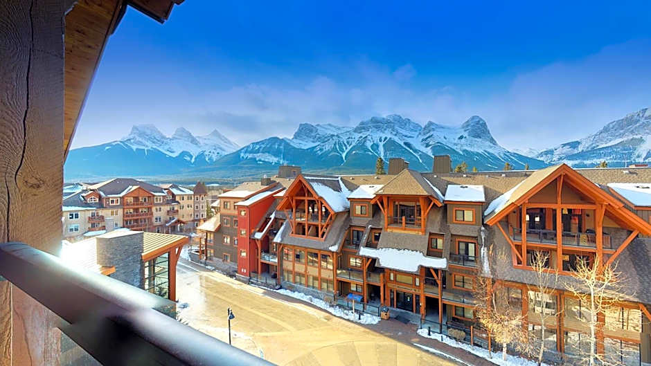 Spectacular Penthouse With Amazing Views, Indoor Pool and Hot tub