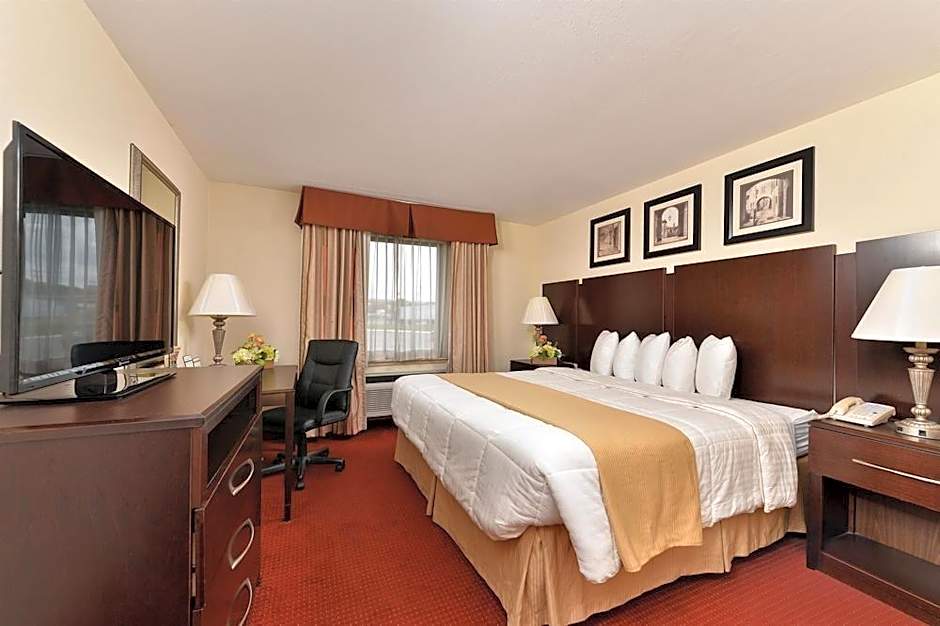 Executive Inn & Suites