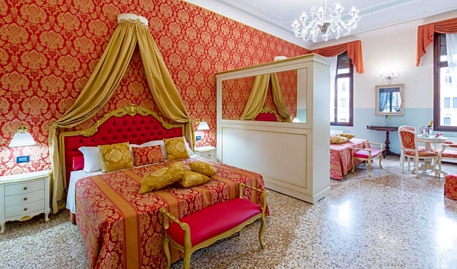 Friendly Venice Suites