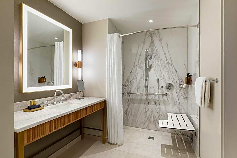 HALL Park Hotel, Autograph Collection