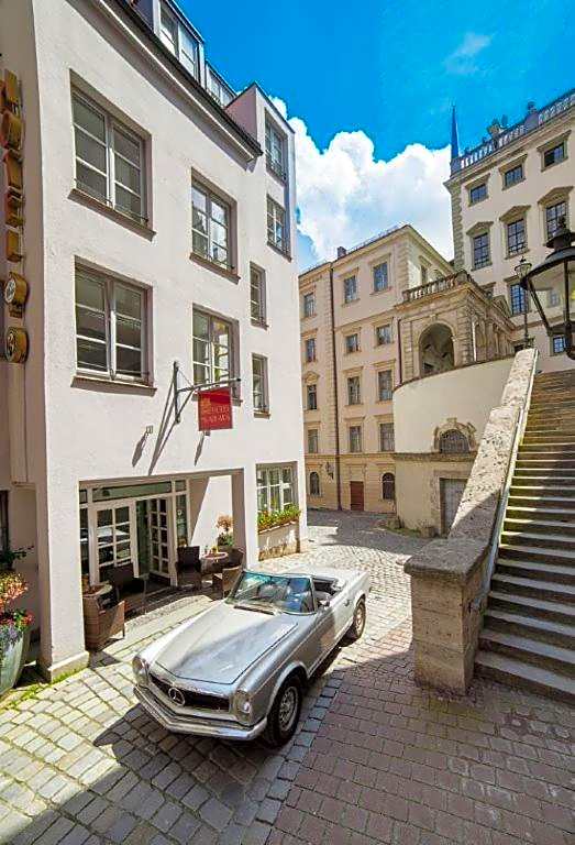 Photo 1 of 24 of Hotel am Rathaus