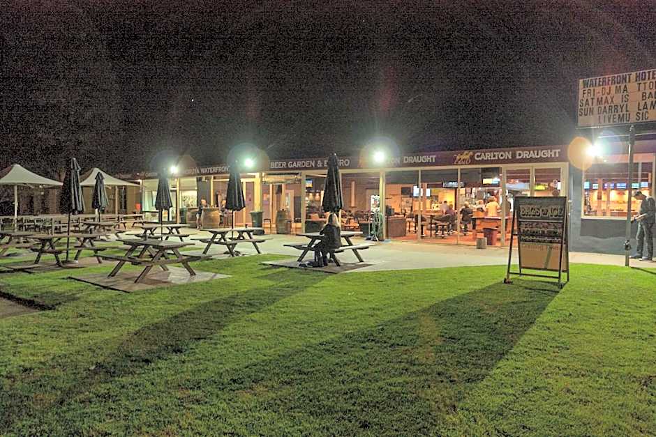 Moruya Waterfront Hotel Motel