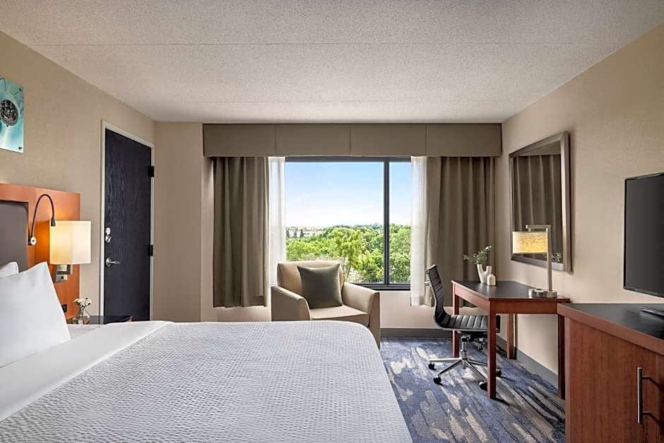 Crowne Plaza Auburn Hills By IHG