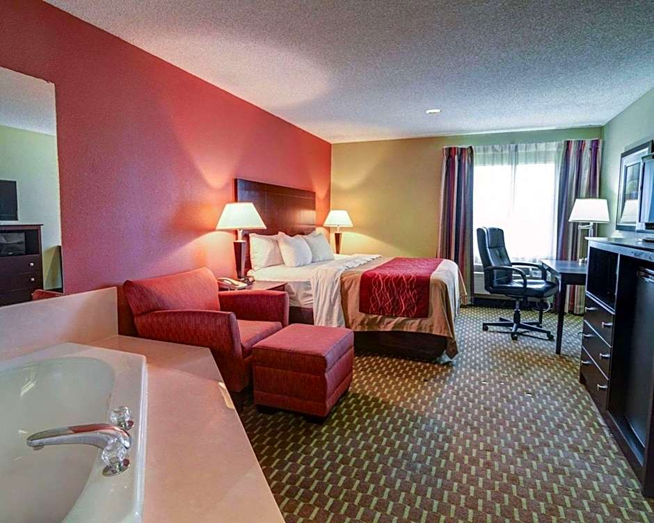 Quality Inn & Suites Pine Bluff