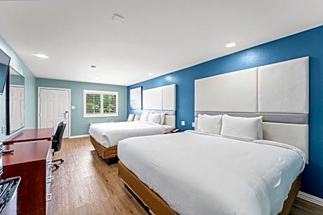 Comfort King Room with Two King Beds