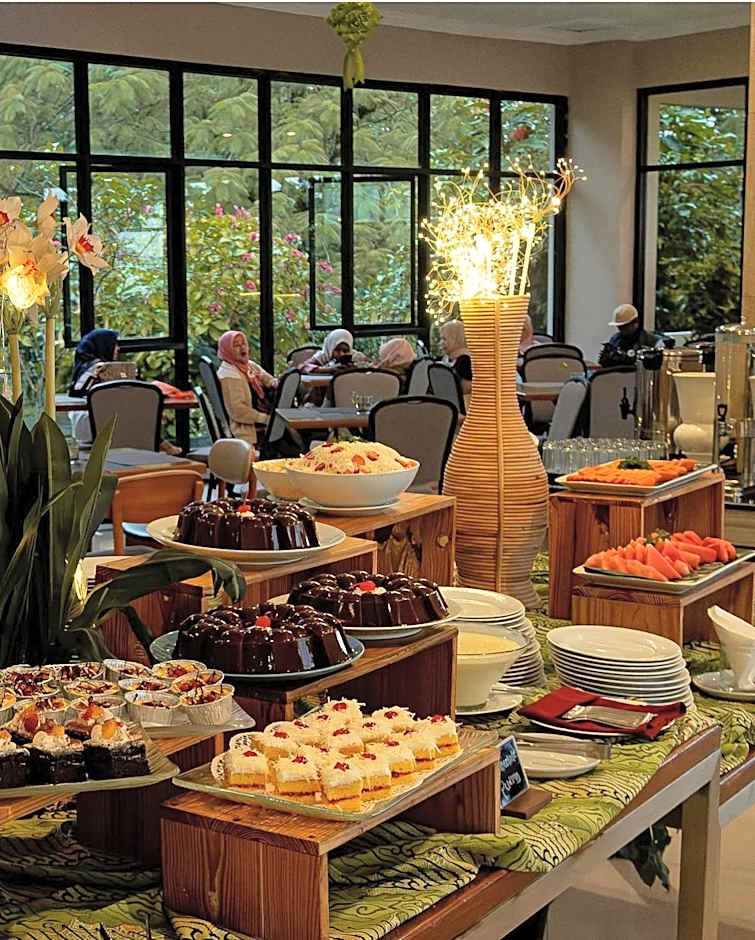 The Green Peak, ARTOTEL Curated