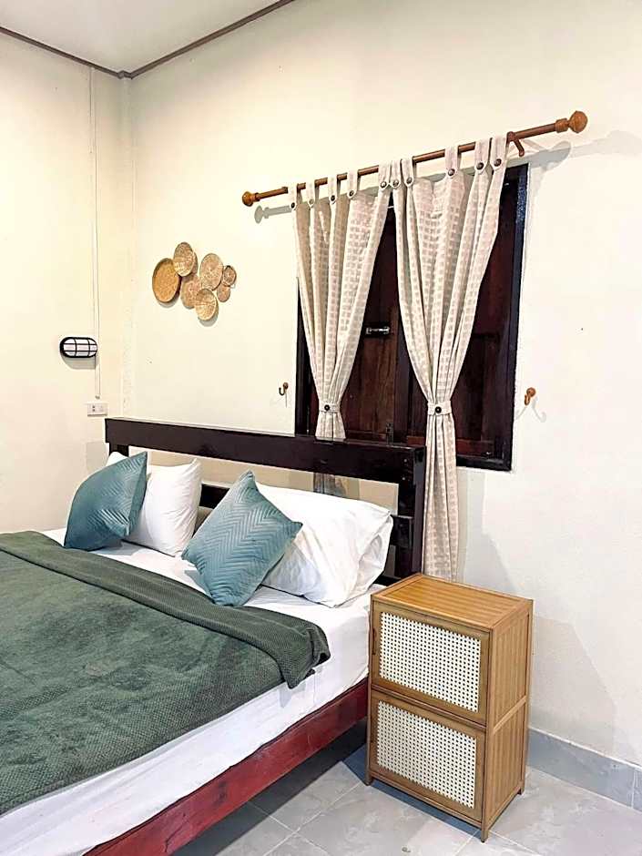 Khao Sok Green Mountain View