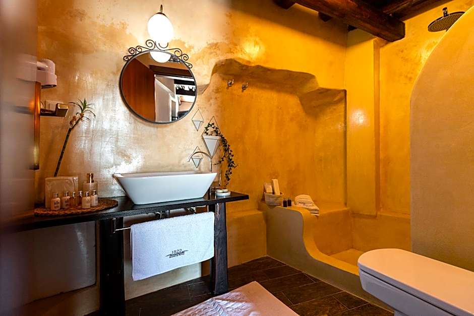 1822 Makrinitsa Suites