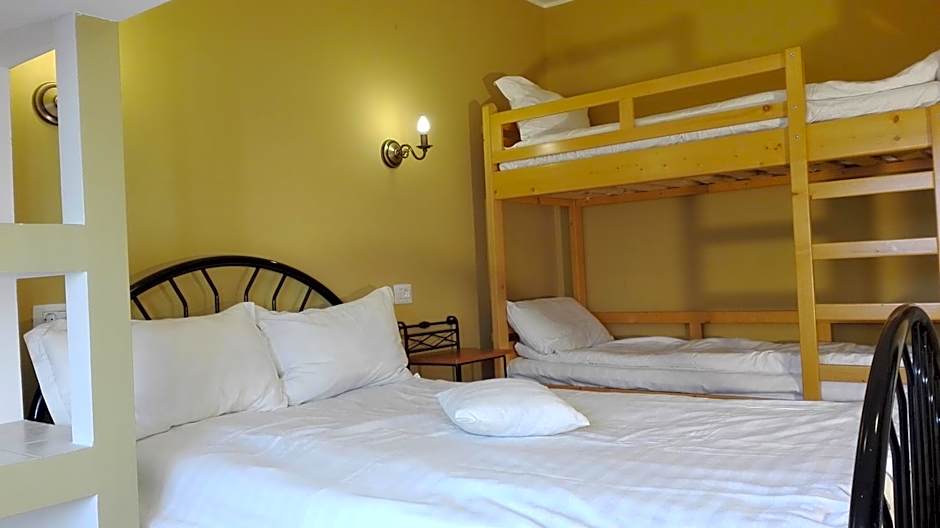 Country Club La Mesteceni