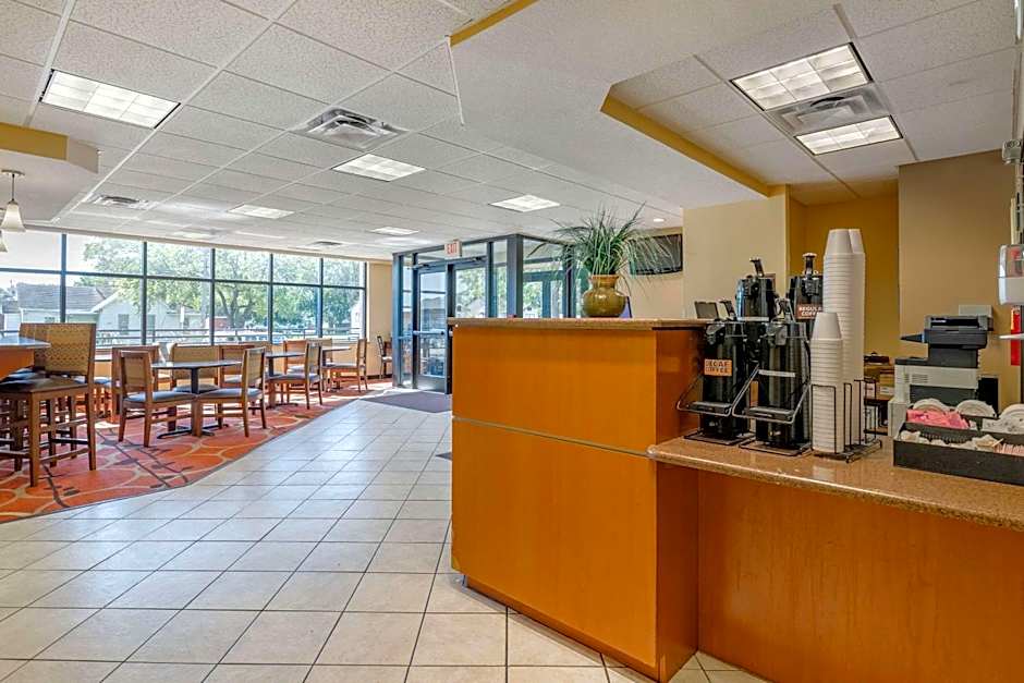 Econo Lodge Inn & Suites Fairgrounds