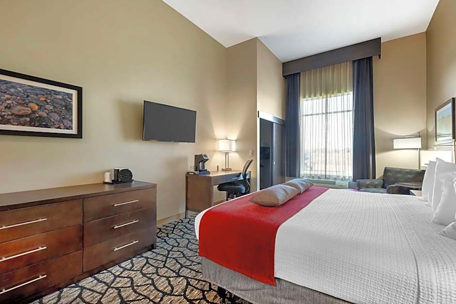 Best Western Plus Lakeview Hotel
