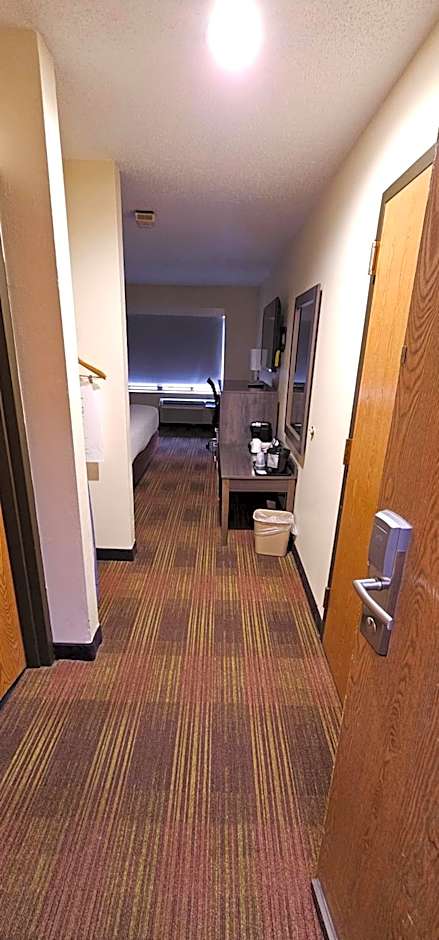 AmericInn by Wyndham Fort Atkinson