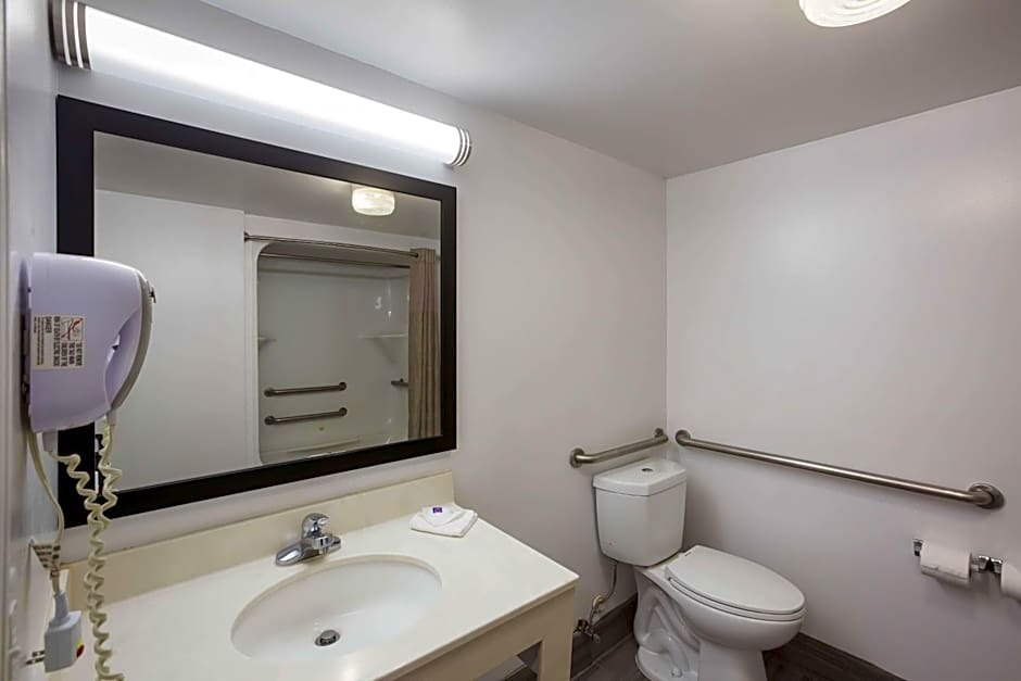 Motel 6-Suwanee, GA - Gwinnett Center