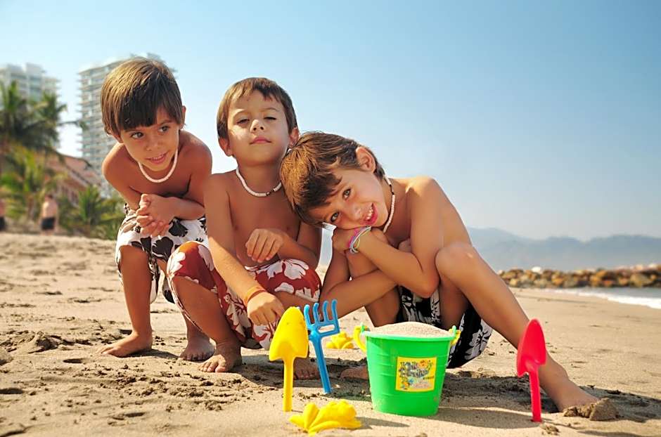 Crown Paradise Club Puerto Vallarta All Inclusive