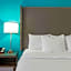 La Quinta Inn &amp; Suites by Wyndham Jamestown, NY-Downtown