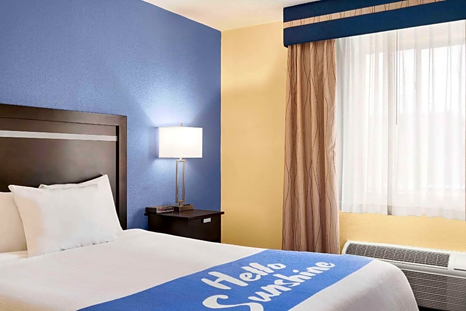 Days Inn by Wyndham Auburn/Finger Lakes Region