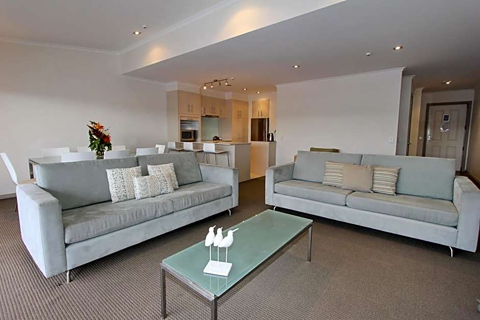 Crow's Nest Apartments