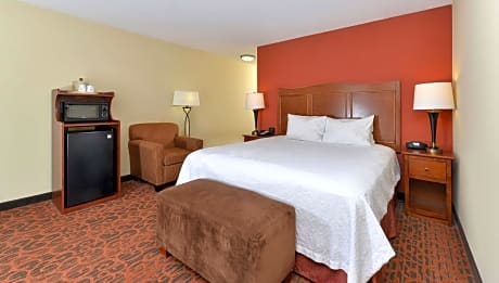 King Room with King Bed - Non-Smoking