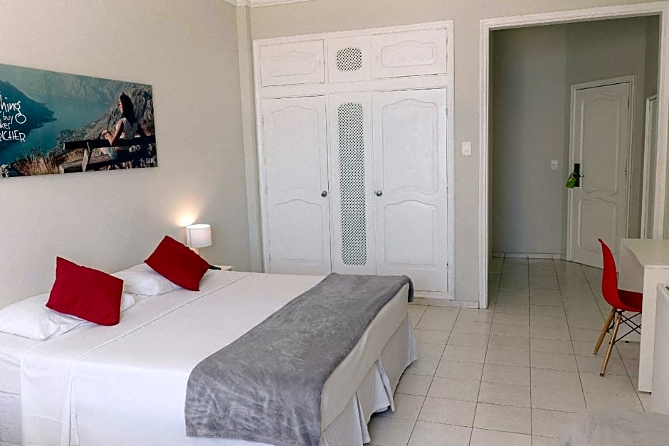 CLH Suites Domingos Ferreira