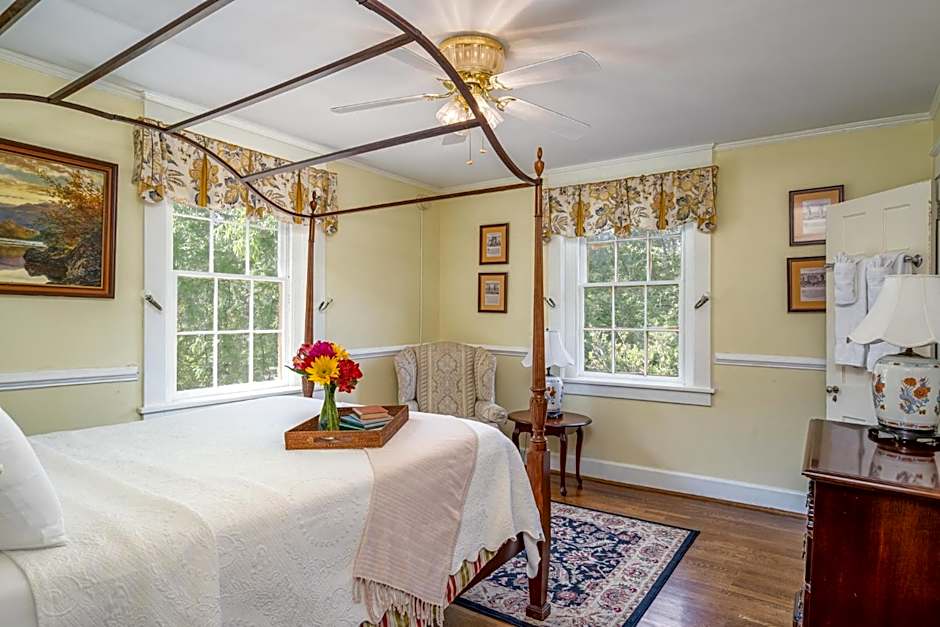 Cedars of Williamsburg Bed & Breakfast