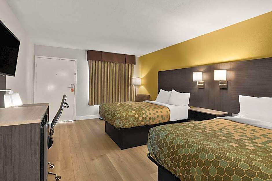 Econo Lodge White Pine Morristown I-81 & I-40 Split