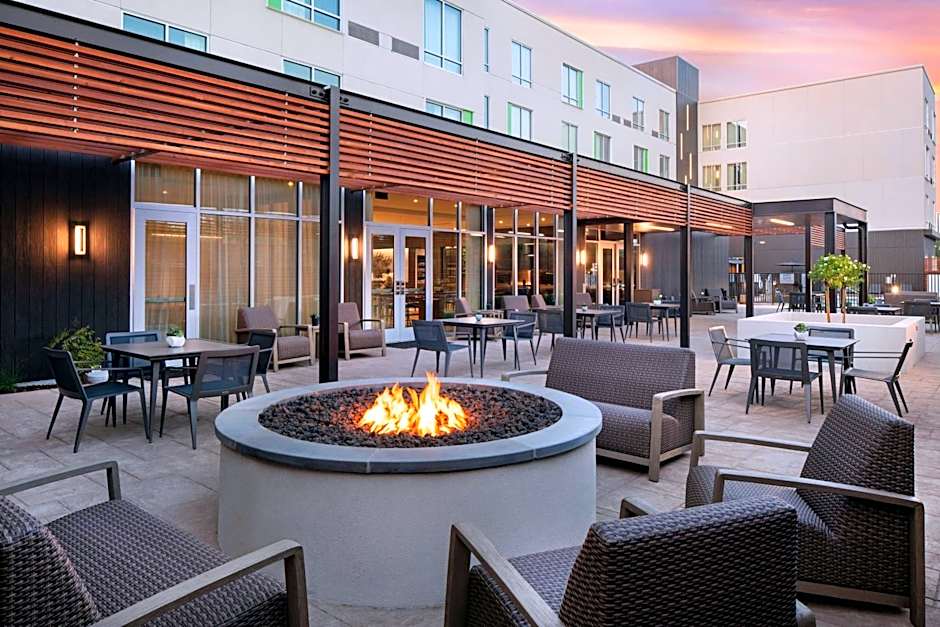 Courtyard by Marriott Fresno Clovis