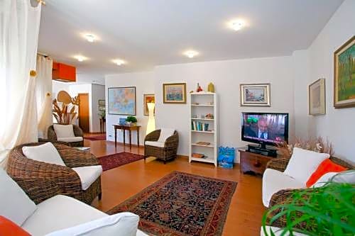 Hotel Telenia