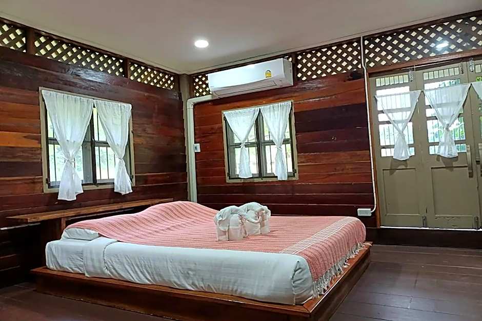 Lhongkhao Samoeng by Chi Villa