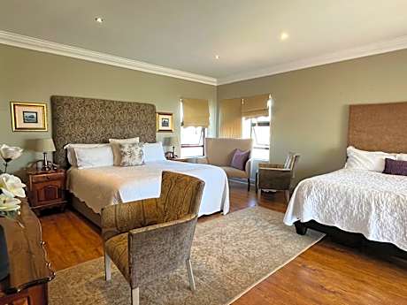 King Bed Non-Smoking with Jetted Tub