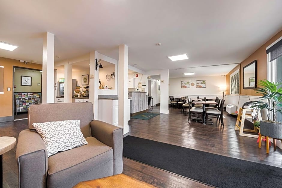 Quality Inn & Suites Silverdale Bangor-Keyport