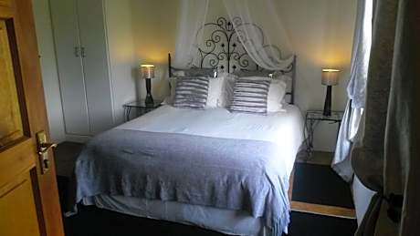 Suite with Mountain View and Fan