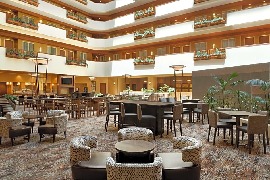 Embassy Suites by Hilton E Peoria Riverfront Conf Center