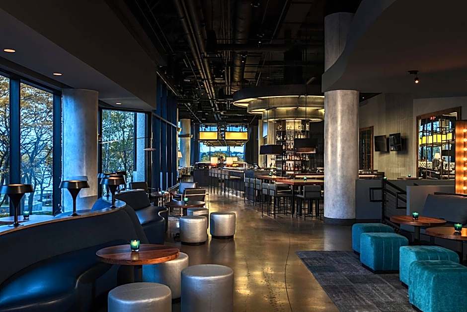 Renaissance by Marriott Toledo Downtown Hotel