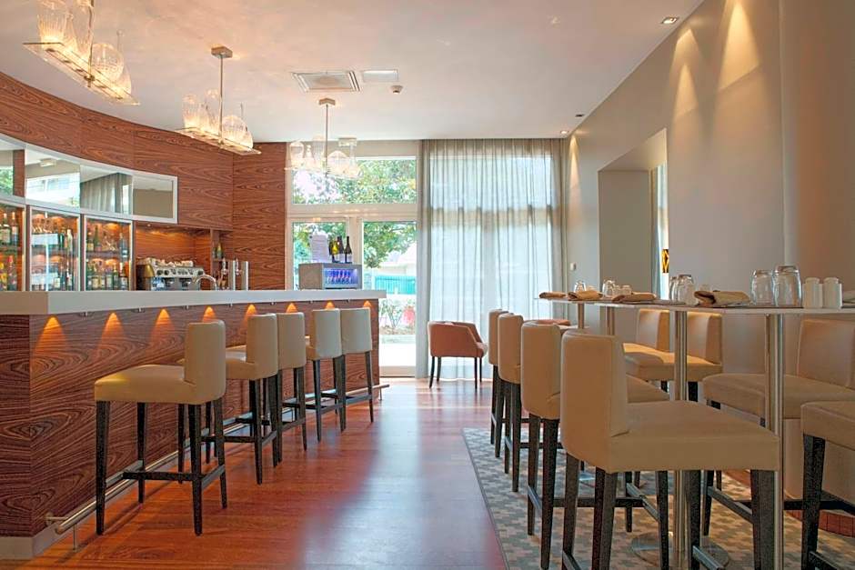 AC Hotel by Marriott Ambassadeur Antibes - Juan les Pins