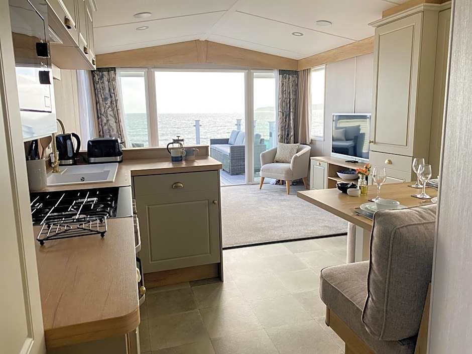 Swift Mosselle Pitch 24 Creek Caravan Park dog friendly