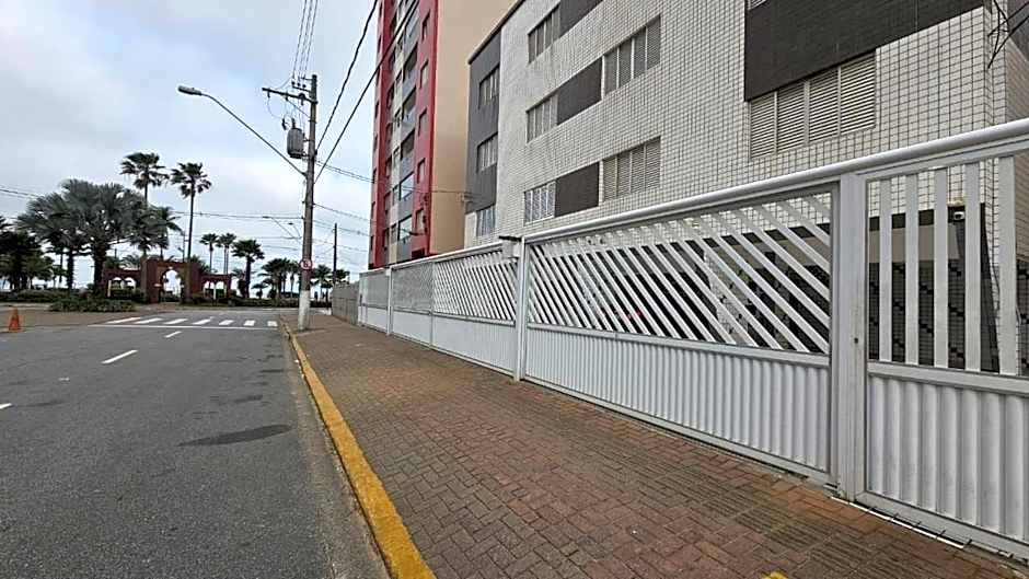 Pé na areia - 6 Hospedes Praia da Guilhermina- WI FI - Garagem- Quiosques e bares Supermercados ao lado