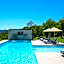 Casa d'Henrique Retreat Pool and Spa